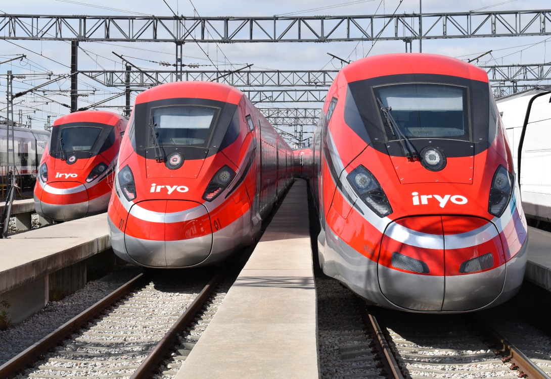 Tren iryo vias frente